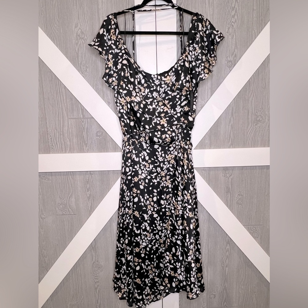 368. NWT Lane Bryant Floral Lined Dress Black, White & Peach Size 24